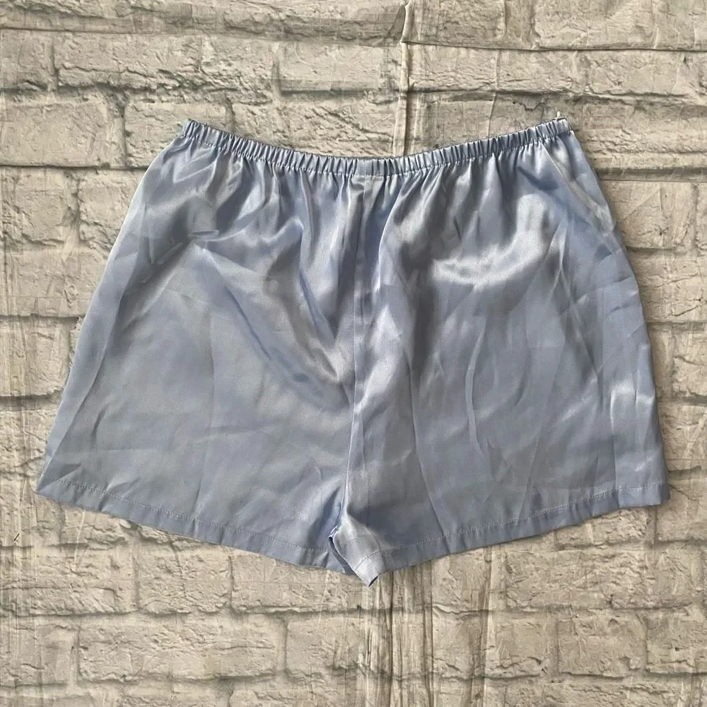 Jones New York women L short sleeve and shorts satin pajama set light blue ￼